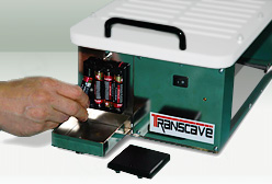 TRANSCAVE：アルカリ乾電池4本で駆動・連続300時間動作